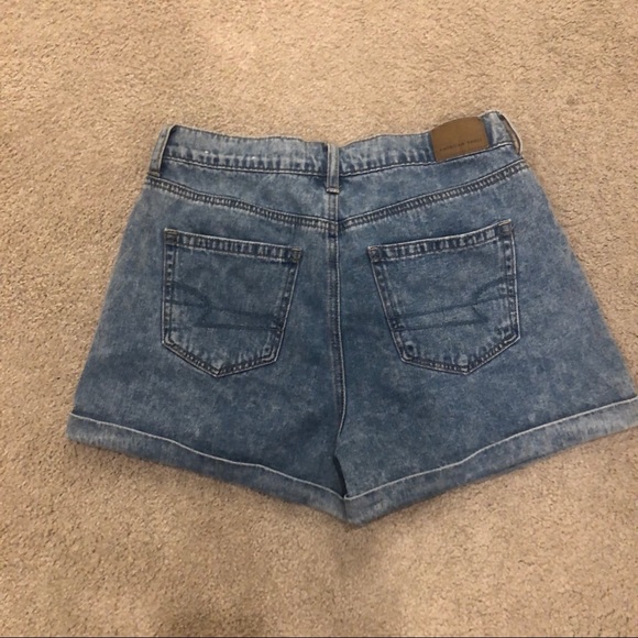 AMERICAN EAGLE mom Jean shorts size 4 never worn - Picture 2 of 2